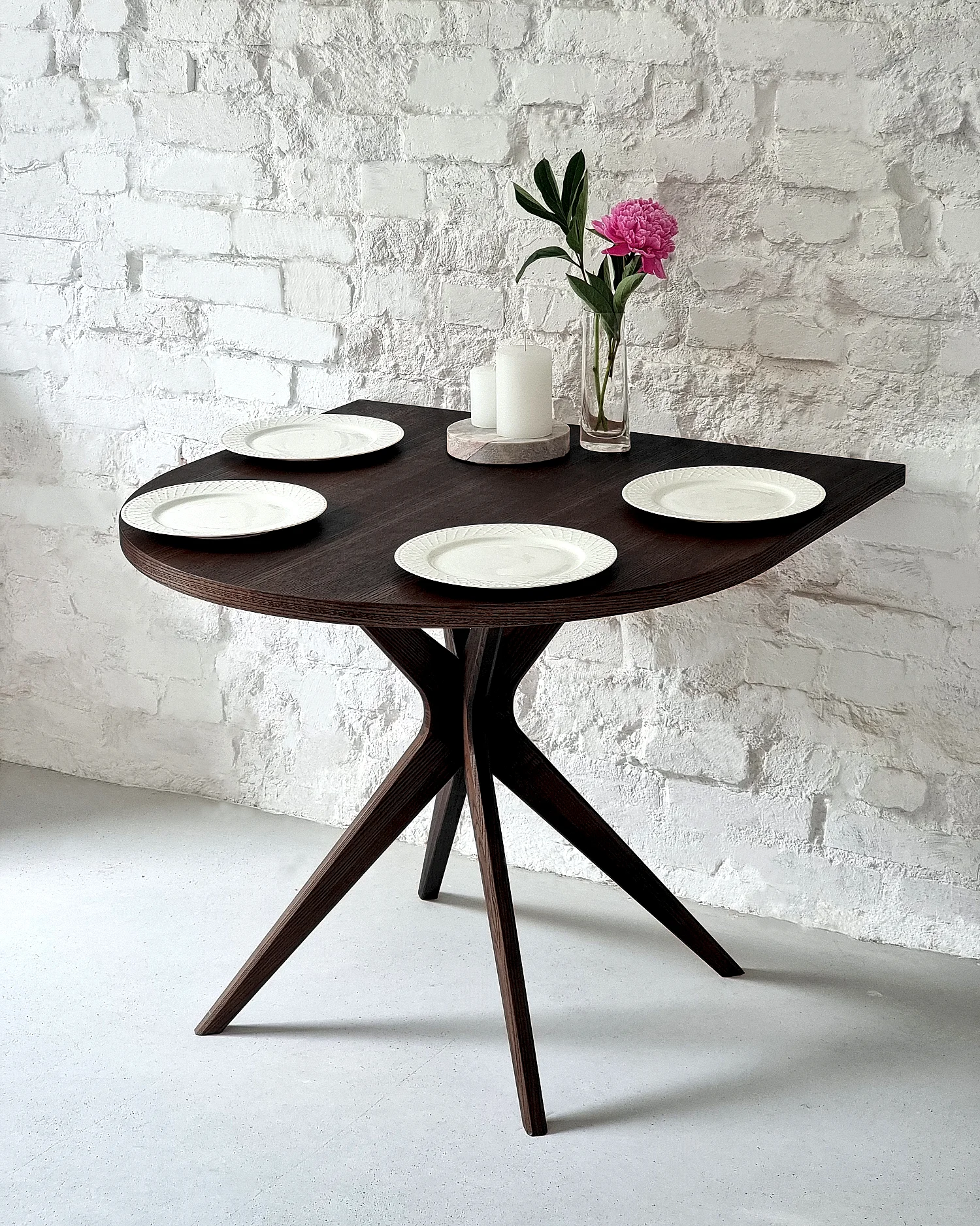 Table demi-ovale à manger 90x90 cm, 4 personnes Jubi Noyer