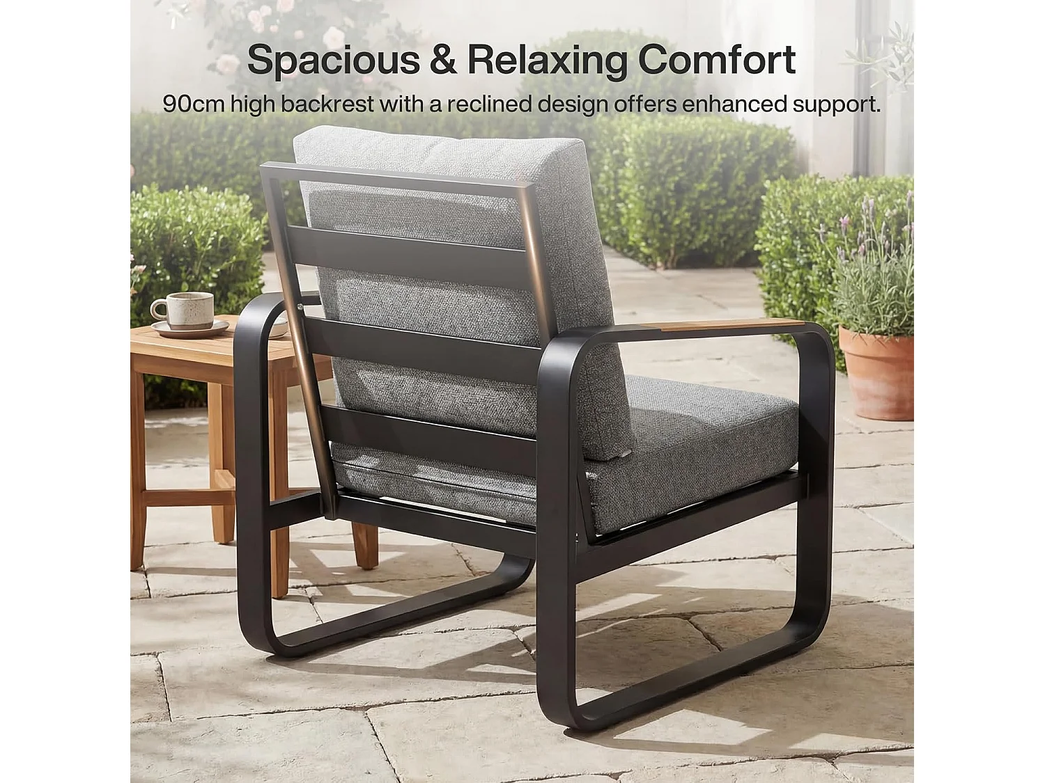 Zwarte aluminium tuinstoel met grijze kussens