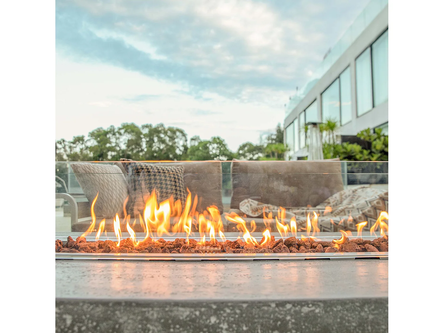 Ensemble braséro à gaz HAMPTON 4 pcs - béton fibré, avec pare-vent et caches