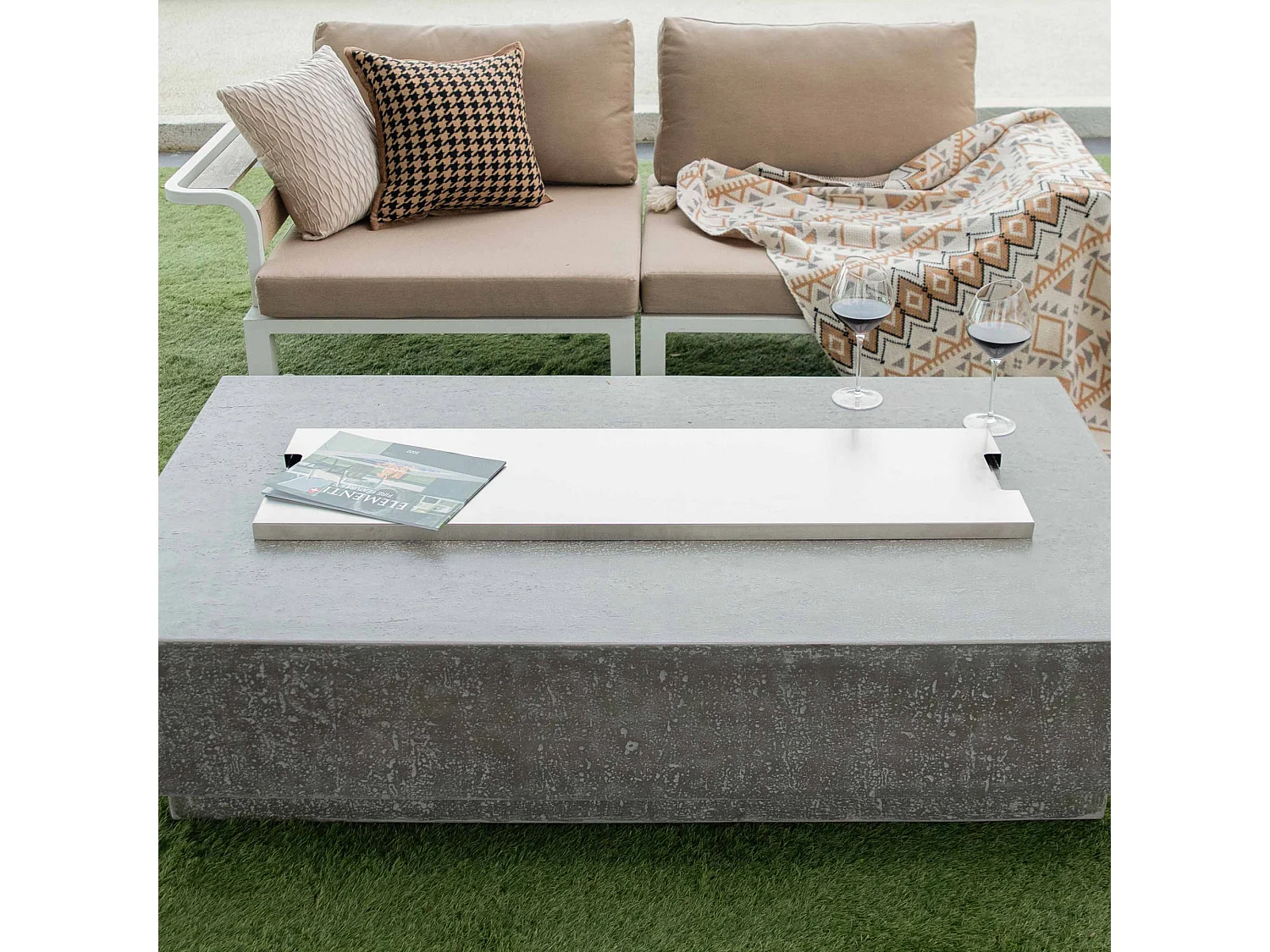 Ensemble braséro à gaz HAMPTON 4 pcs - béton fibré, avec pare-vent et caches