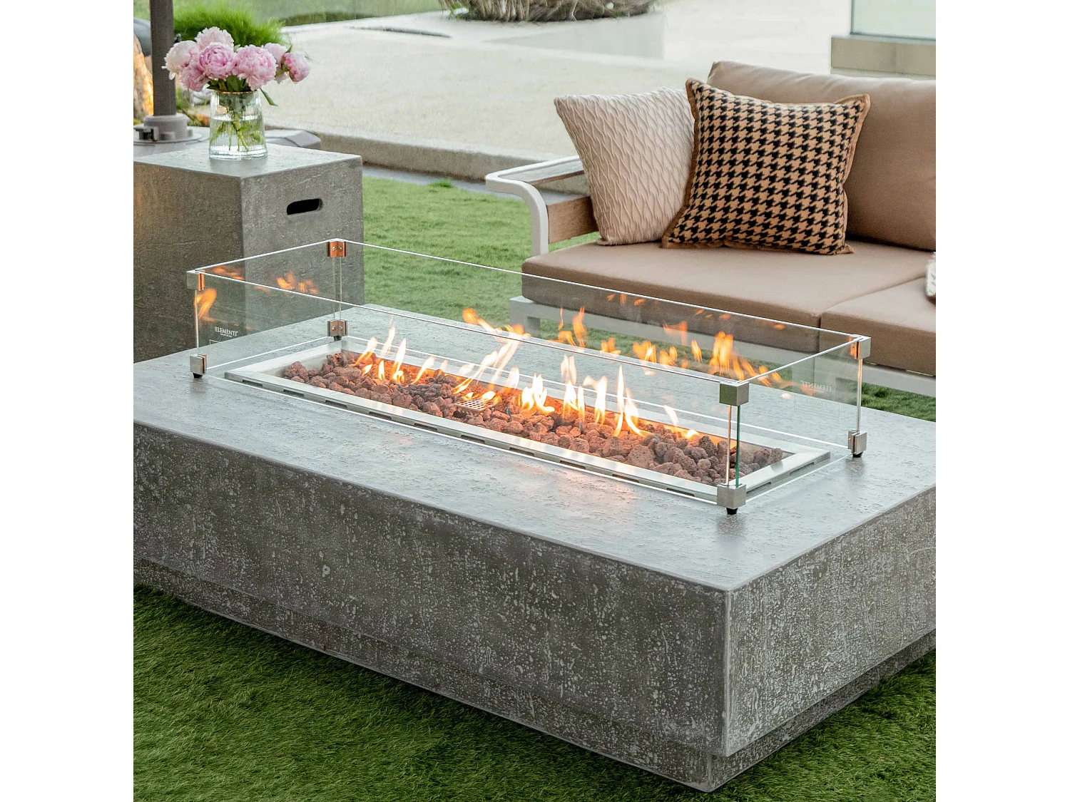 Table braséro à gaz HAMPTON en béton fibré - 142x81x35 cm