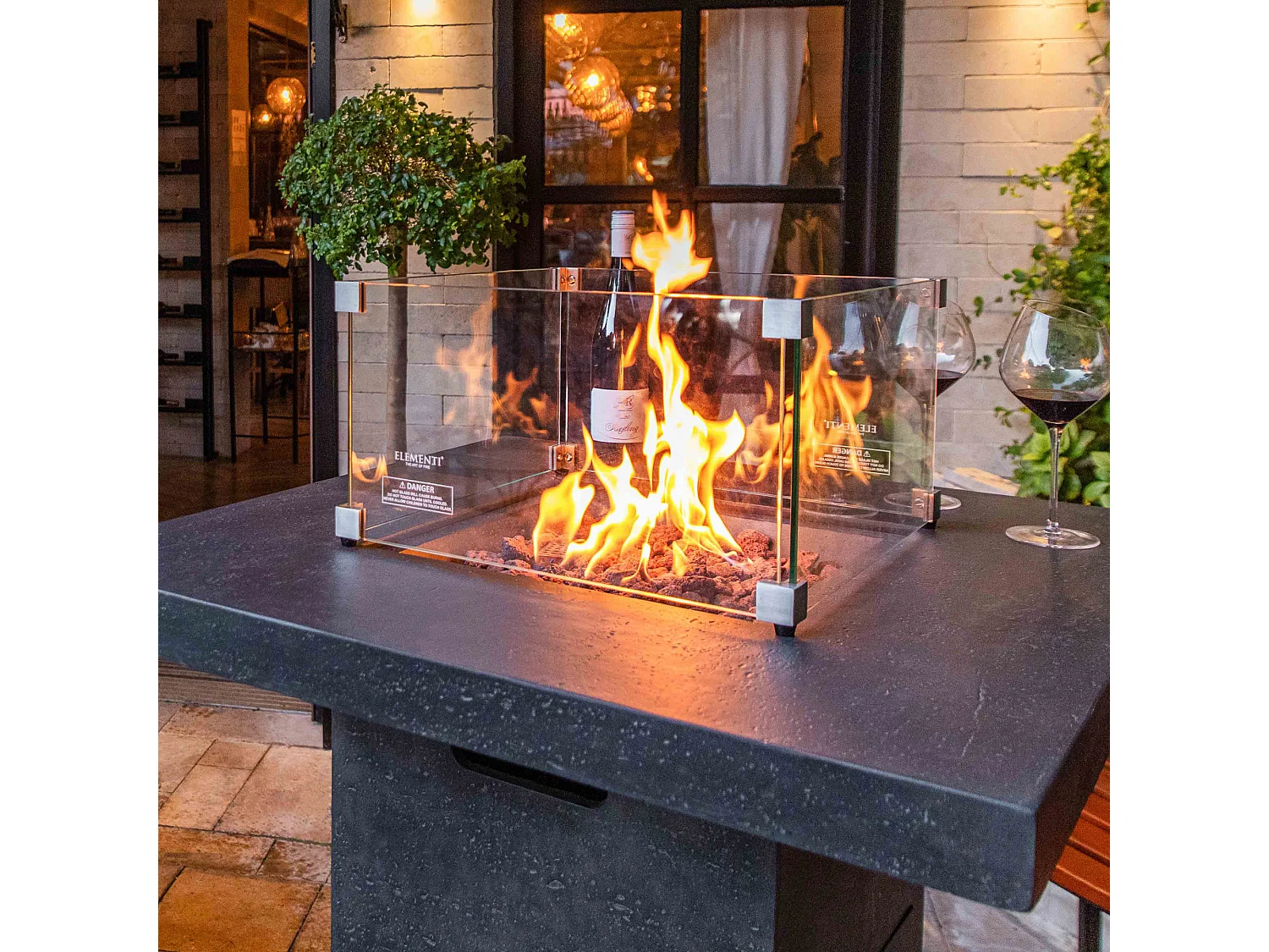 Ensemble mange-debout braséro MONTREALI 2 pcs - avec pare-vent en verre