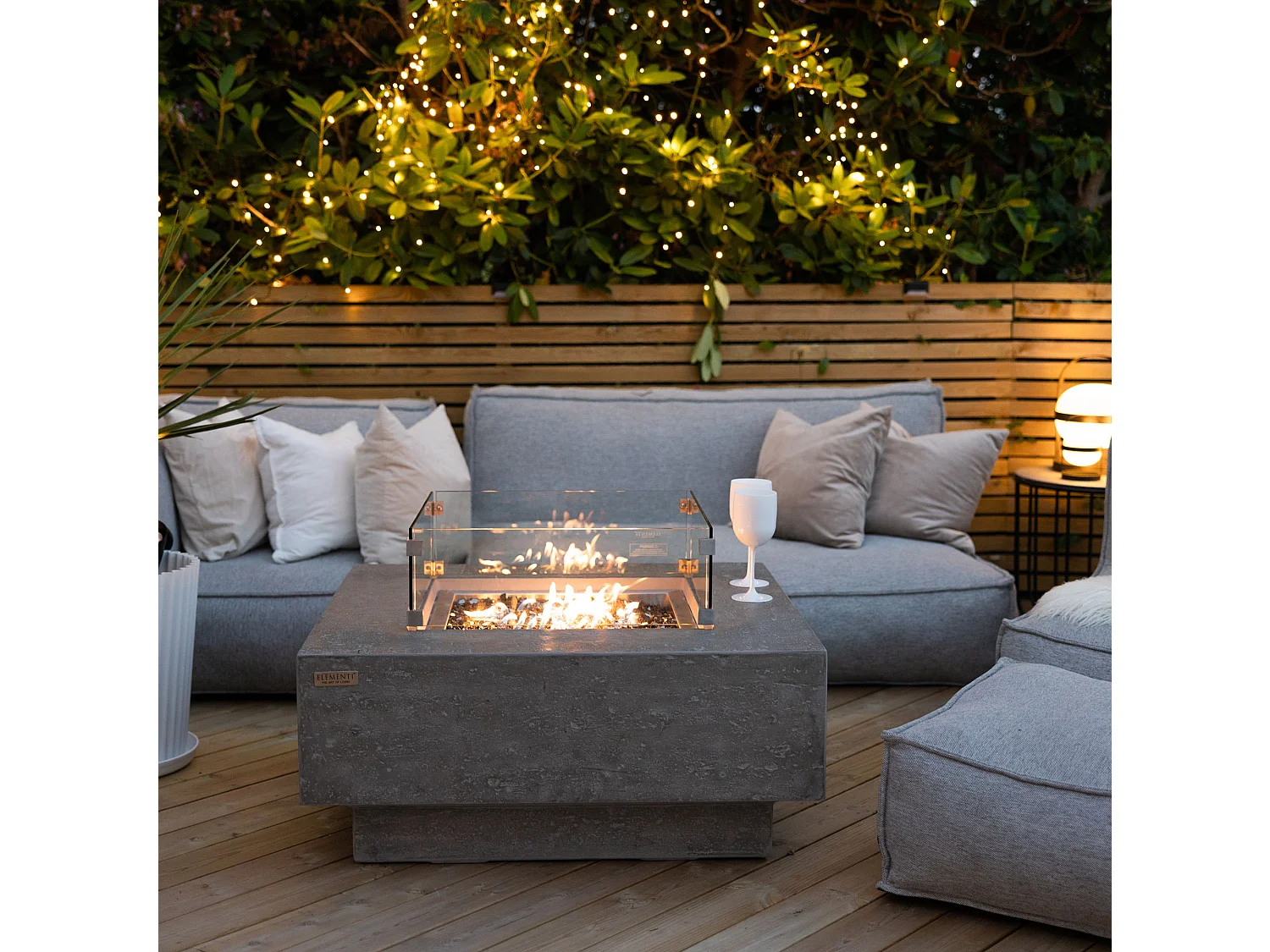 Ensemble braséro à gaz Manhattan 4 pcs - béton fibré, avec pare-vent et caches