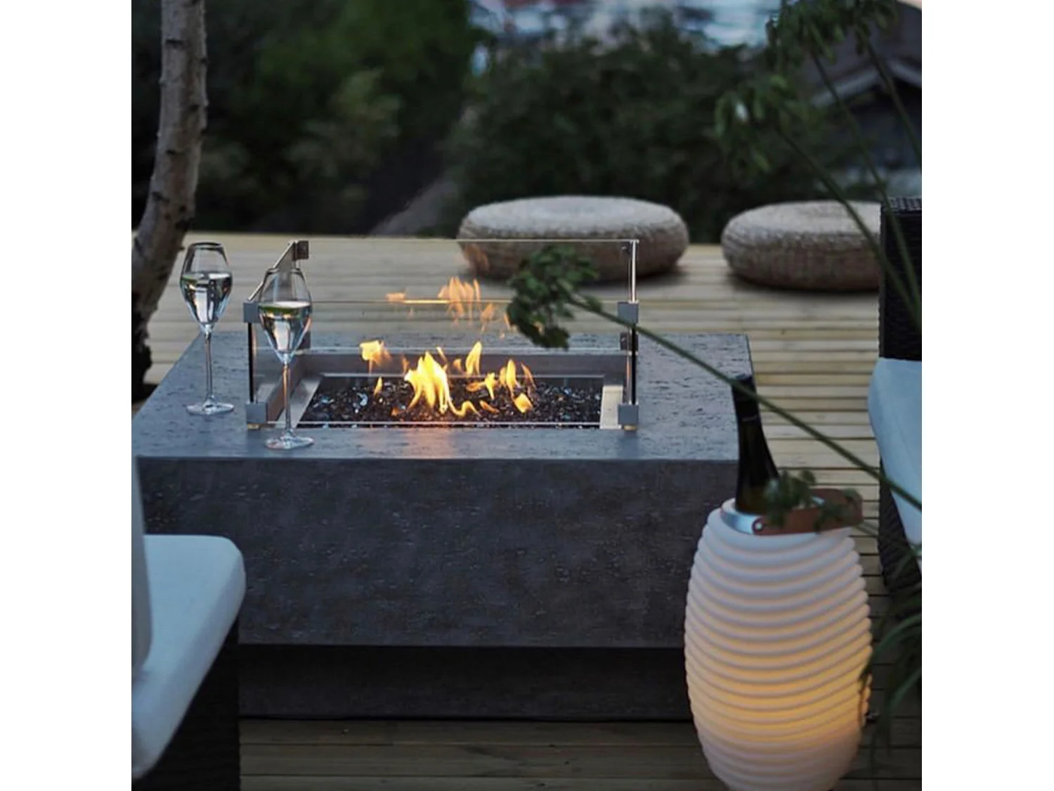 Ensemble braséro à gaz Manhattan 4 pcs - béton fibré, avec pare-vent et caches