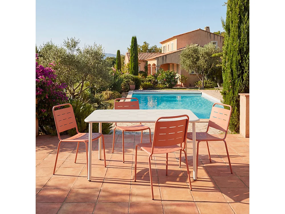 Zyra - Table à manger de jardin 4 personnes en métal - Beige