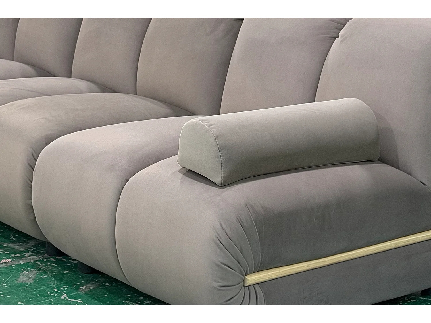 Coussin d'accoudoir - taupe Velours - LAYLA