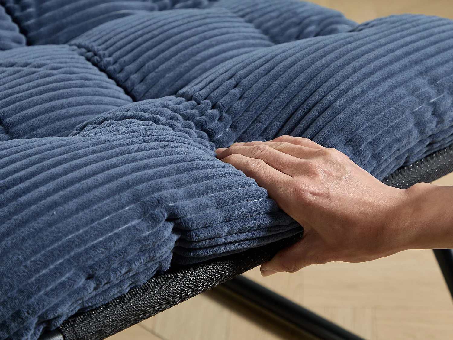 Fauteuil extérieur en acier avec coussin, pouf offert, chaise de jardin moderne pour terrasse et balcon