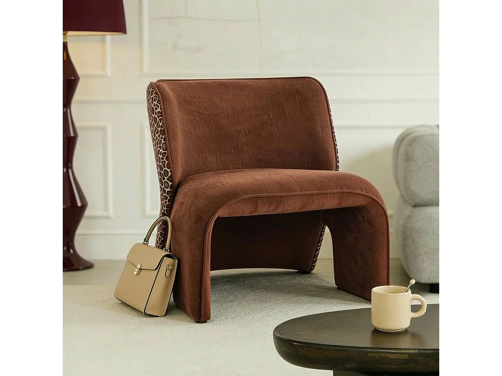 Fauteuil en tissu terracotta et motif léopard Indira