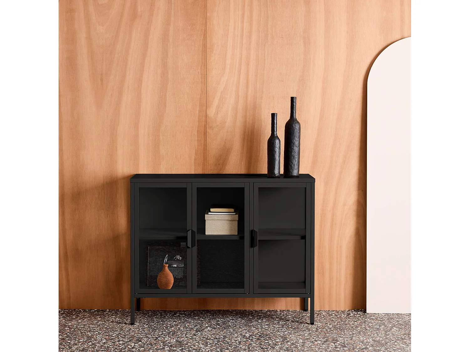 Aparador industrial de metal y vidrio templado 3 puertas, 100cm