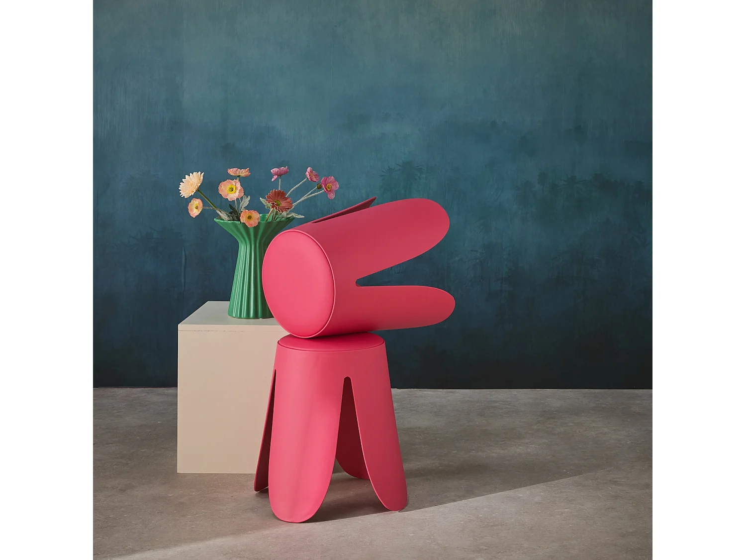 Set de 2 tabourets empilables. simili cuir rose. NIKI. Ø30 / 44 x H46cm