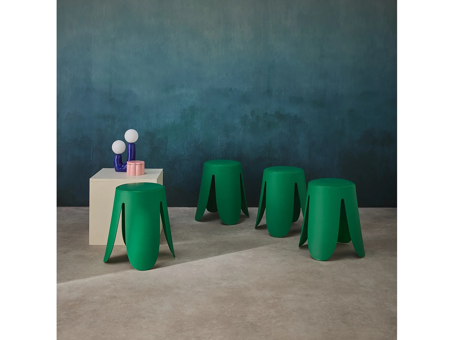 Set 4 sgabelli impilabili in ecopelle, verde