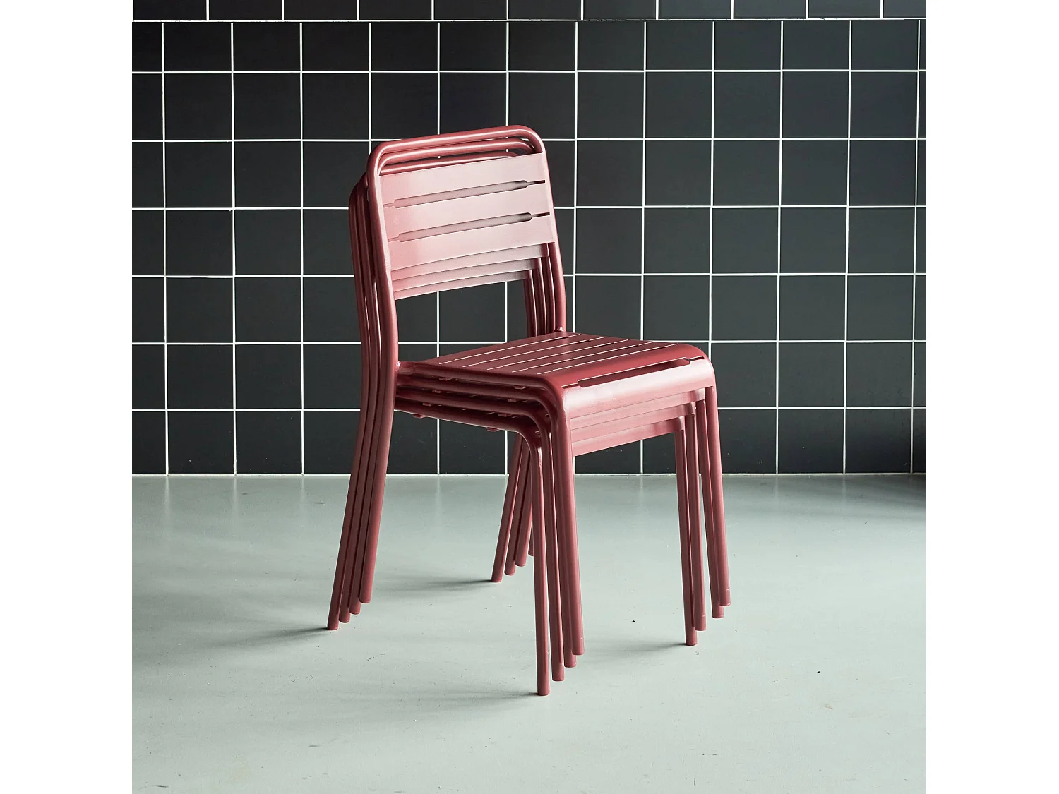 Lot de 4 chaises de jardin acier. 4 places. terre de sienne. Amelia. L44 x P52 x H79cm