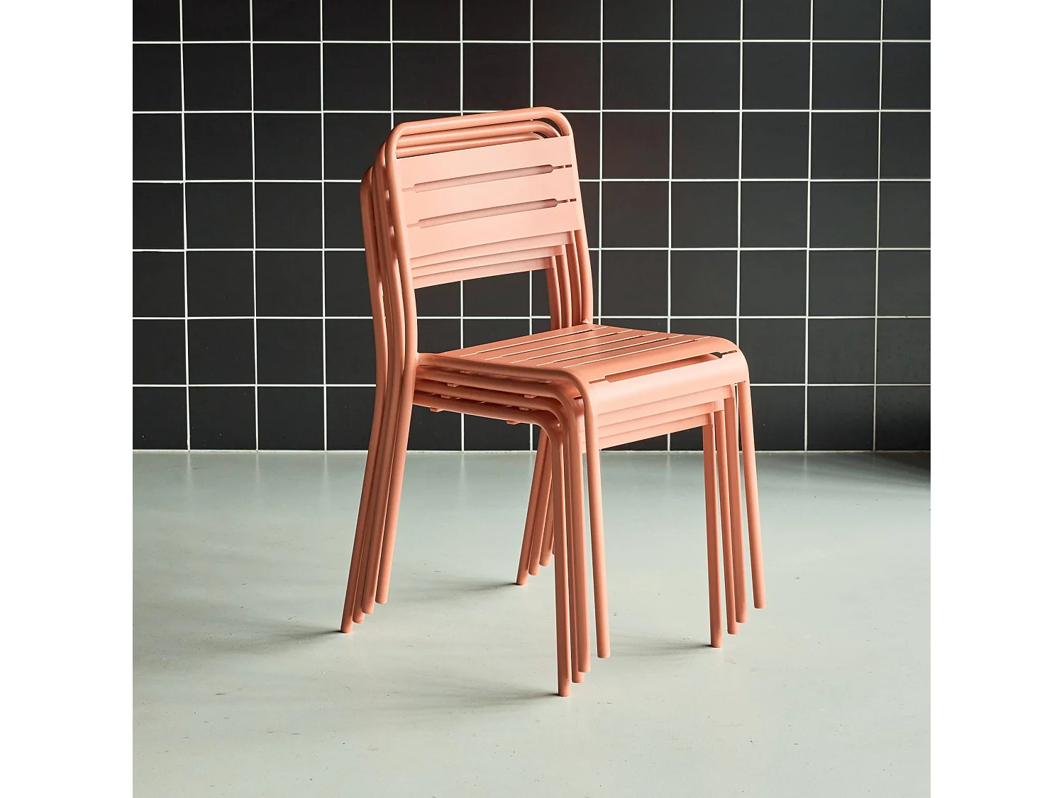 Lot de 4 chaises de jardin acier. 4 places. tomette. Amelia. L44 x P52 x H79cm