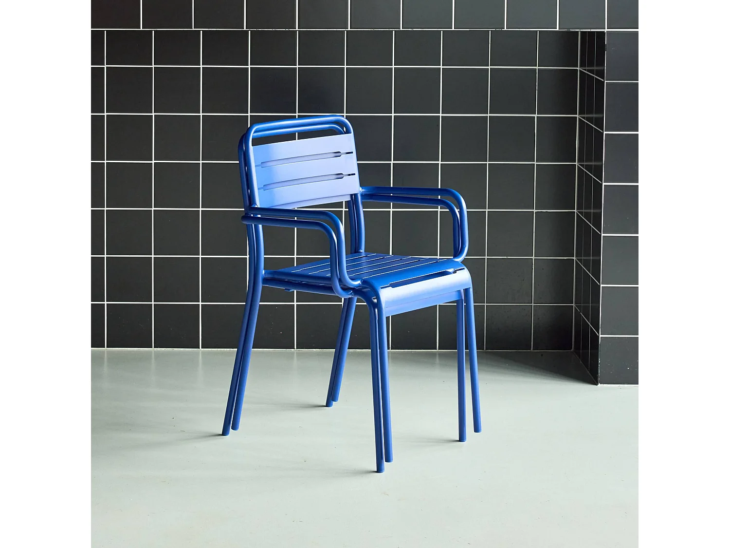 Lot de 2 fauteuils de jardin acier. 2 places. bleu électrique. Amelia. L50.4 X P53 X H79.5cm