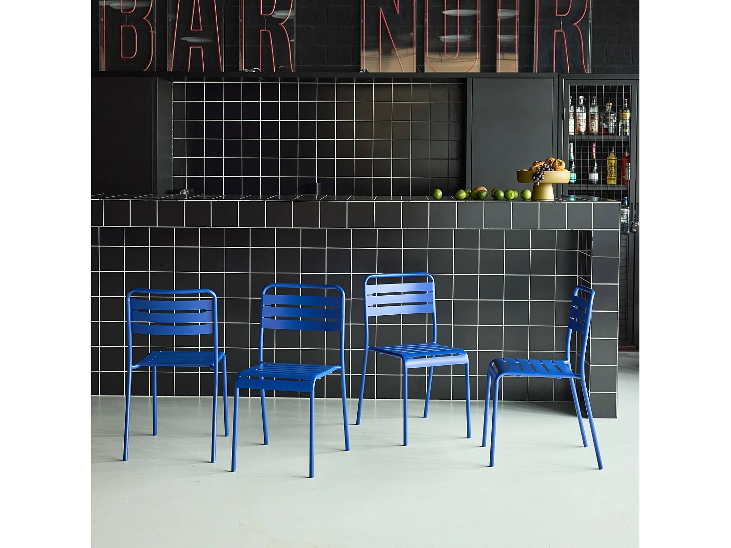 Lot de 4 chaises de jardin acier. 4 places. bleu électrique. Amelia. L44 x P52 x H79cm