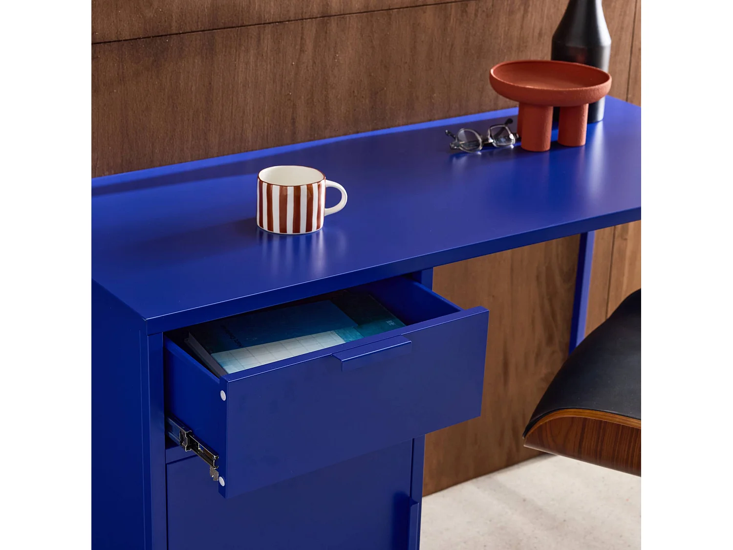 Bureau enfant acier laminé 1 tiroir. bleu roi.  L 120 x P 50 x H 75 cm