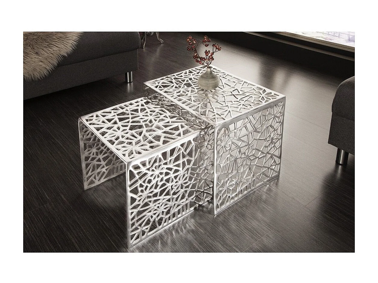 Tables basses gigognes METRIX argentées – Tables basses design en aluminium à motifs géométriques