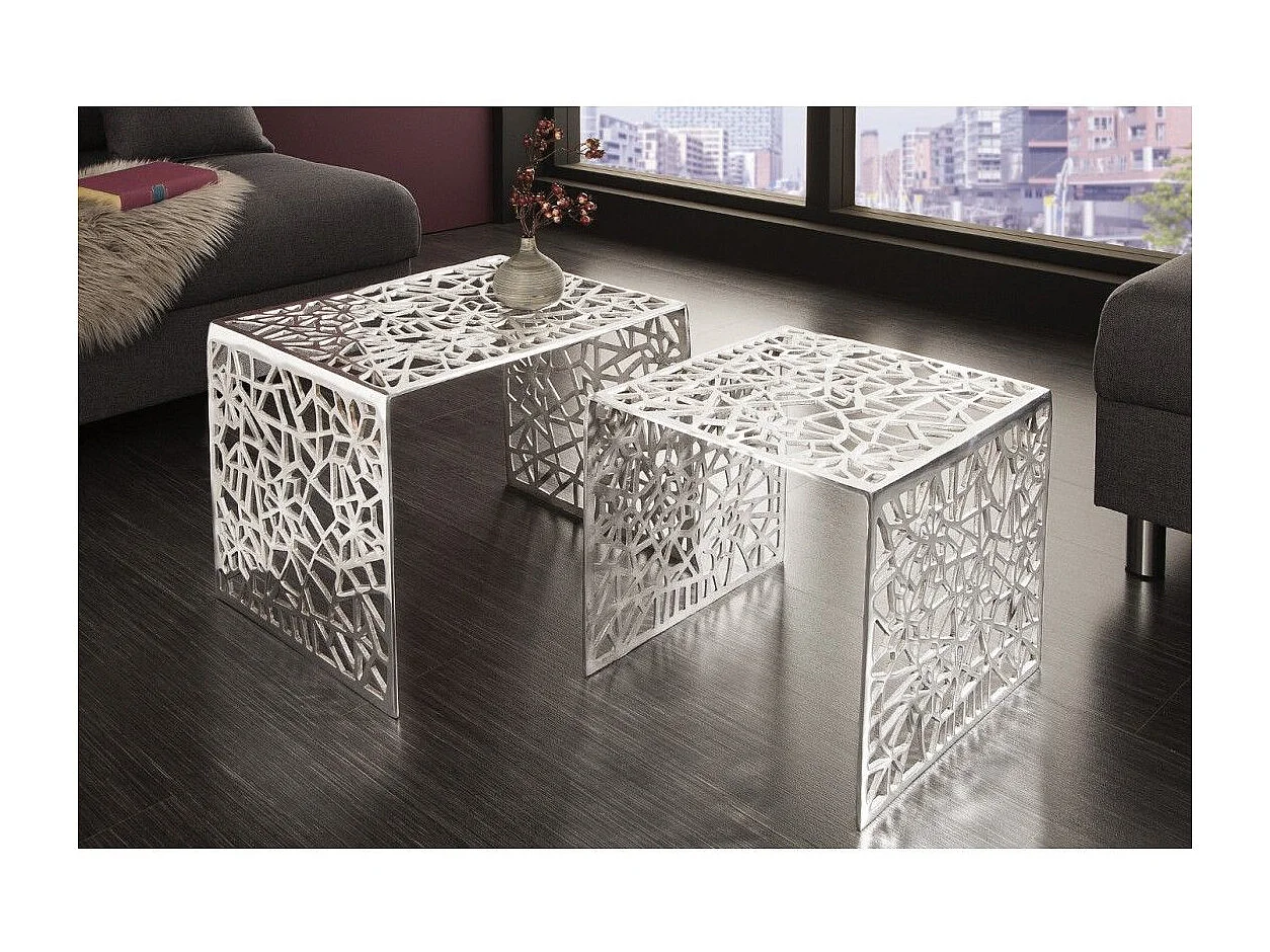 Tables basses gigognes METRIX argentées – Tables basses design en aluminium à motifs géométriques