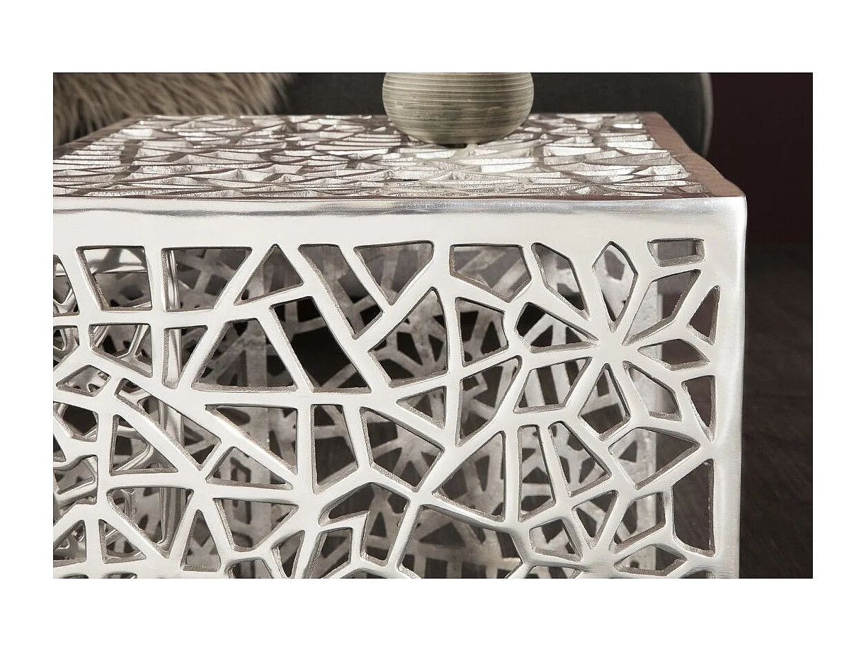 Tables basses gigognes METRIX argentées – Tables basses design en aluminium à motifs géométriques