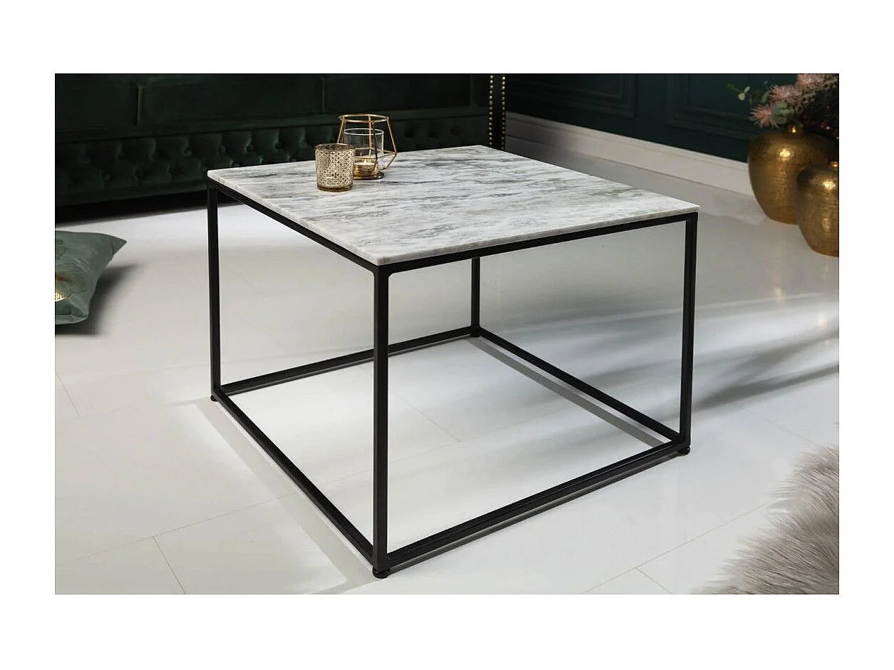 Quadratischer Couchtisch ABITTA 50 cm aus weißem Marmor und Metallbeinen im modernen Stil