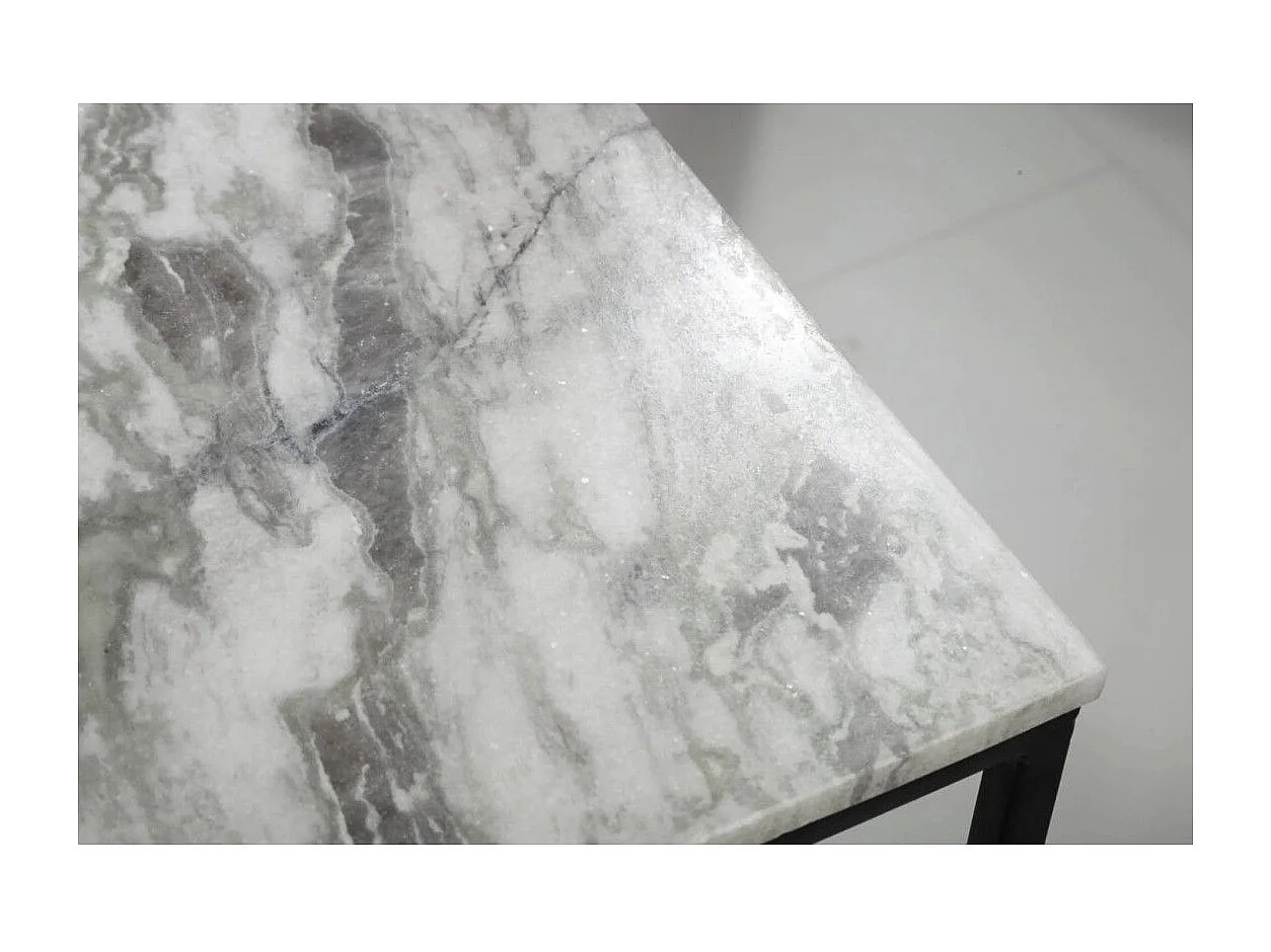 Quadratischer Couchtisch ABITTA 50 cm aus weißem Marmor und Metallbeinen im modernen Stil