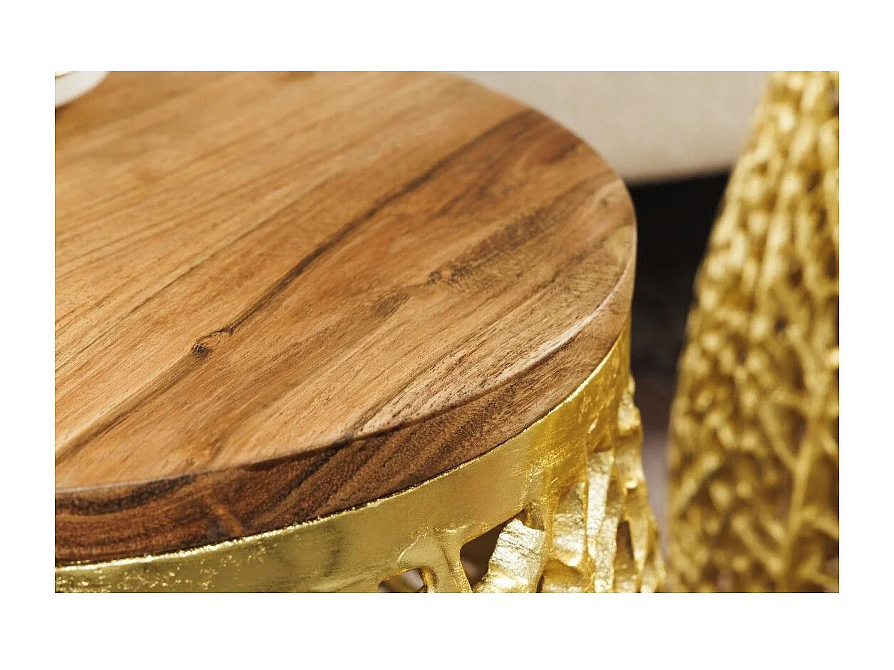 Lot de 2 tables basses METRIX dorées avec petit motif arrondi – Tables basses design en aluminium et bois d'acacia
