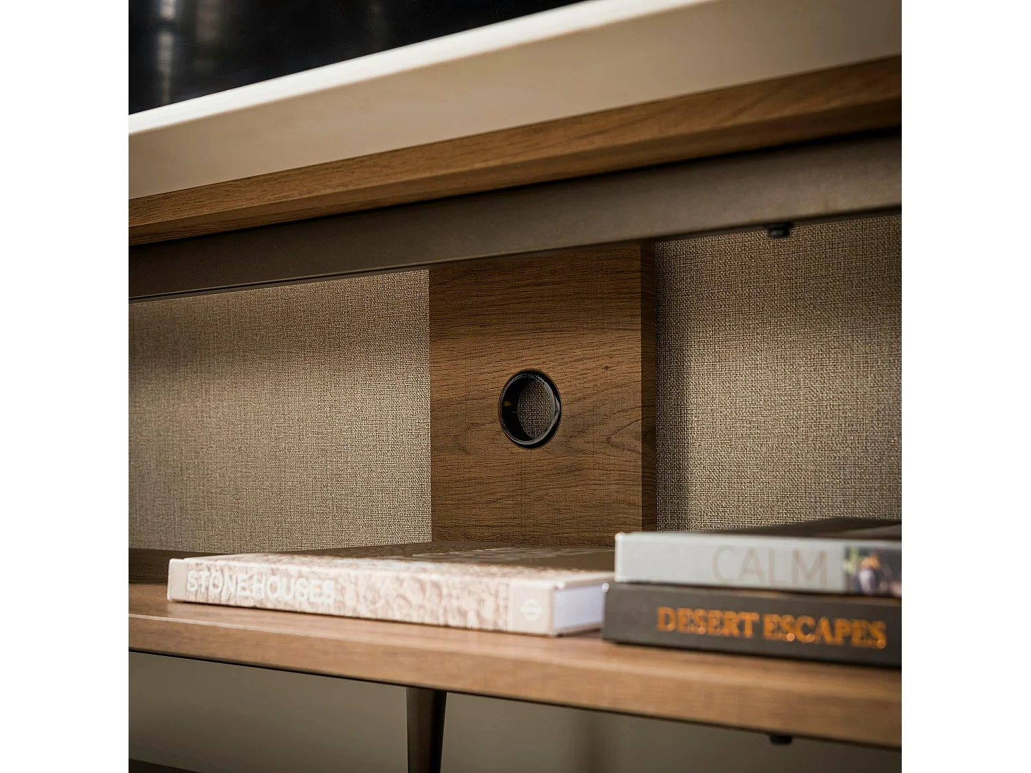 Meuble TV céramique 2 plateaux et pieds obliques ASCOLI