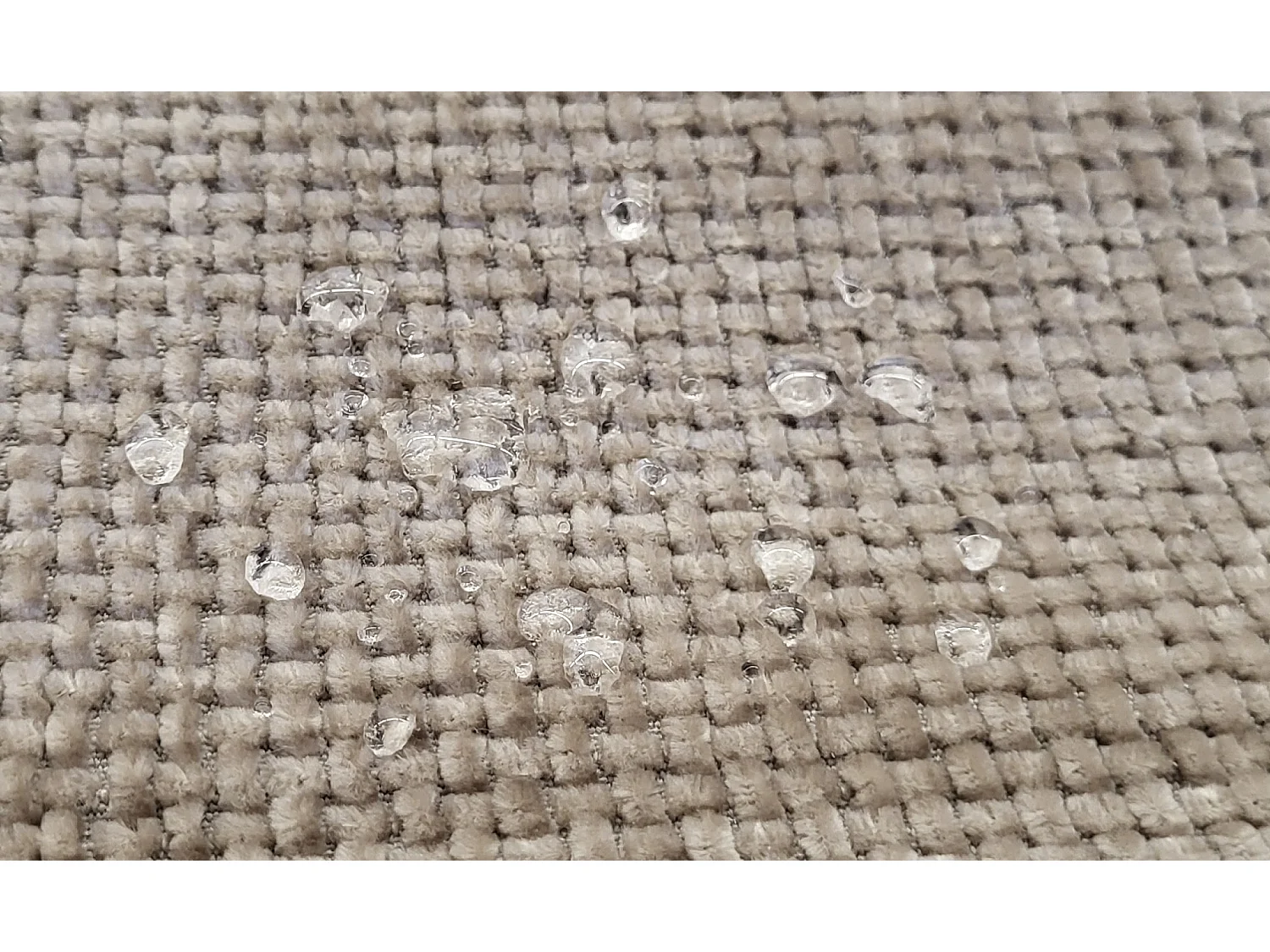 Moderner Ecksofa Vigo mit RELAX-Funktion und verstellbaren Kopfstützen – ideal für das Wohnzimmer