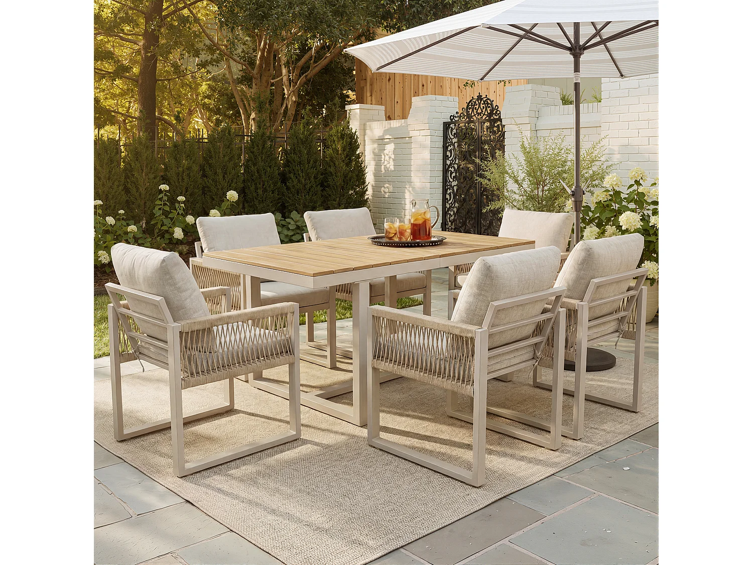 Garten-Esszimmer-Set 7-teilig - Tisch 140cm Platte in Holzoptik und 6 Stühle aus Geflochtener Kordel mit Kissen - Wetterbeständiges Aluminium - Beige und Hellgrau