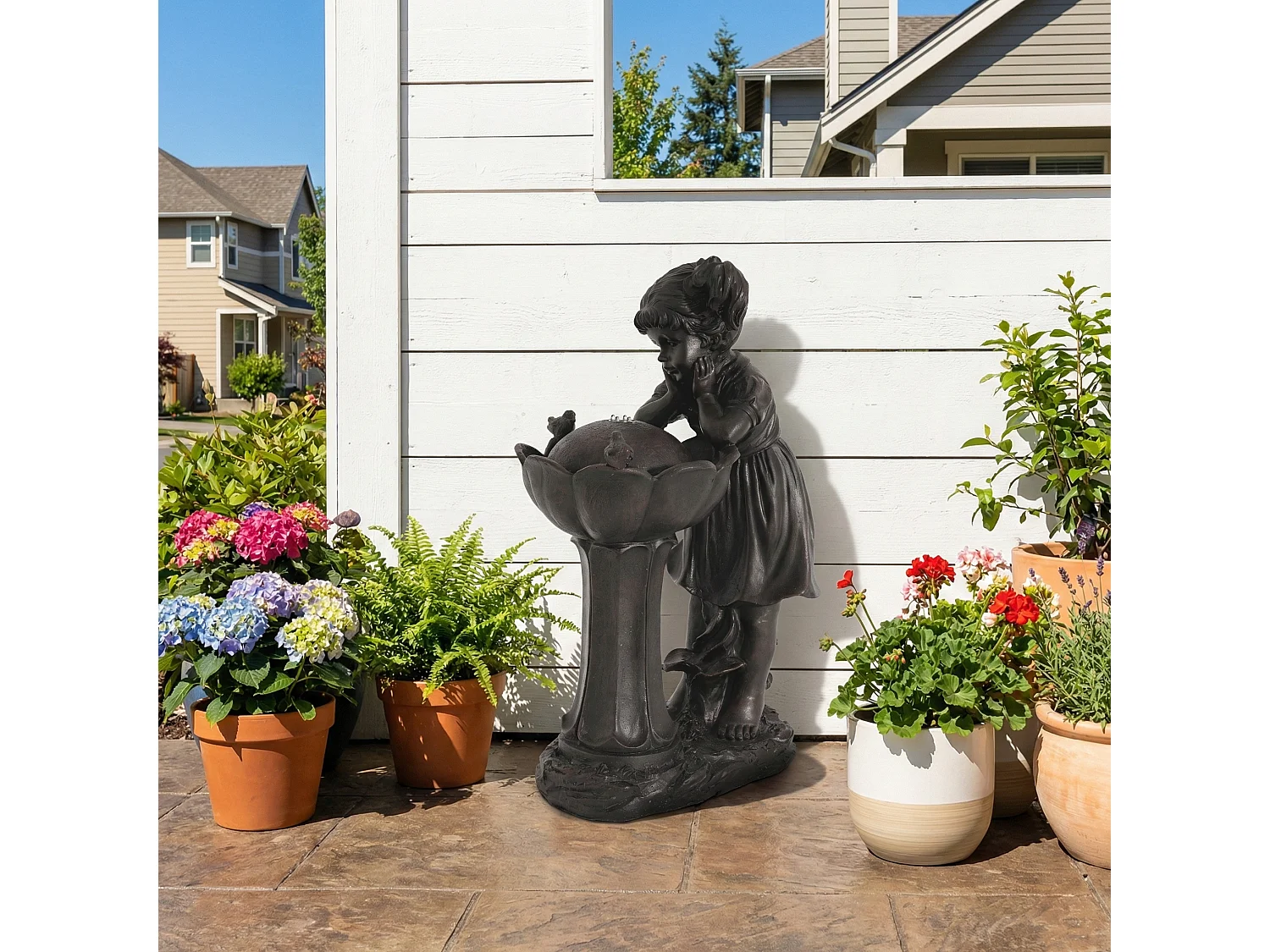 Fontaine de Jardin Figurine Fille et Oiseaux avec Éclairage LED - Cascade d'Extérieur Design Romantique en Résine - 30x42x65,5cm - Bronze Antique