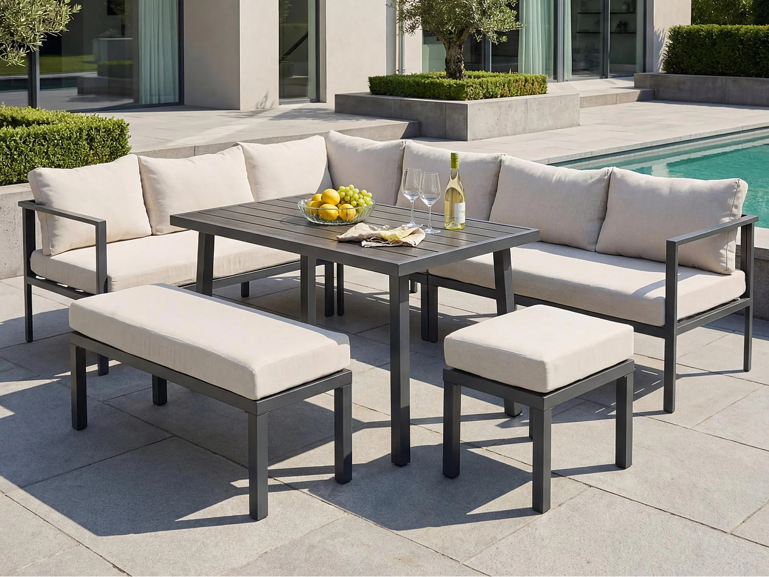 Grand Salon de Jardin 9 Places avec Table de Repas en Bois Composite - Ensemble Canapé d'Angle, Banc et Tabouret - Acier Galvanisé - Beige