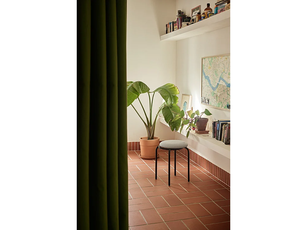 Rechthoekige tafel met metalen poten, 180 x 75 cm