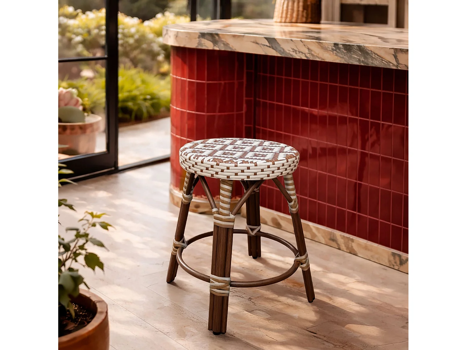 Now's Home - Tabouret Bas Textilene Tressé Noisettes Alu Aspect Rotin D40x50scala