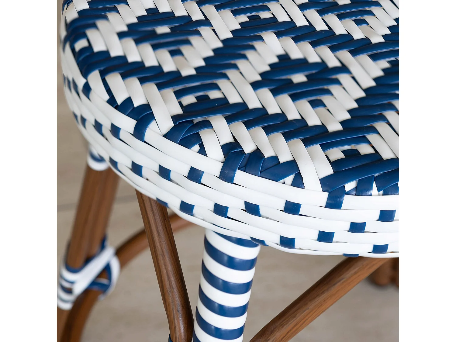 Now's Home - Tabouret Tressé Bleu Alu Aspect Rotin 40x40x50cm Scala