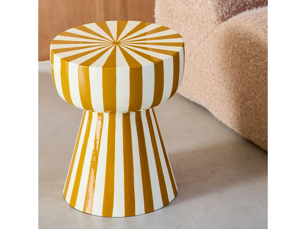 Table d'appoint. bout de canapé. table de chevet. acier émaillé rayures bicolore. ocre et blanc. Ø34 x H41cm