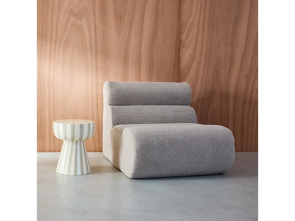 Table d'appoint. bout de canapé. table de chevet. acier émaillé rayures bicolore. gris beige et blanc. Ø34 x H41cm