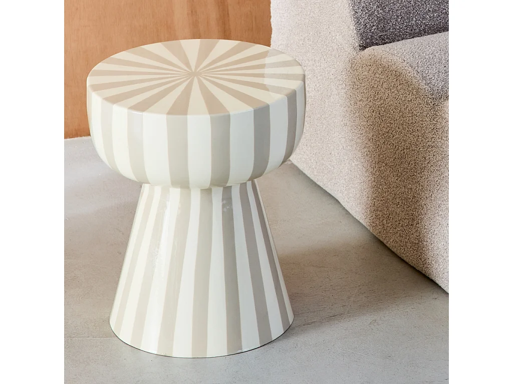 Table d'appoint. bout de canapé. table de chevet. acier émaillé rayures bicolore. gris beige et blanc. Ø34 x H41cm