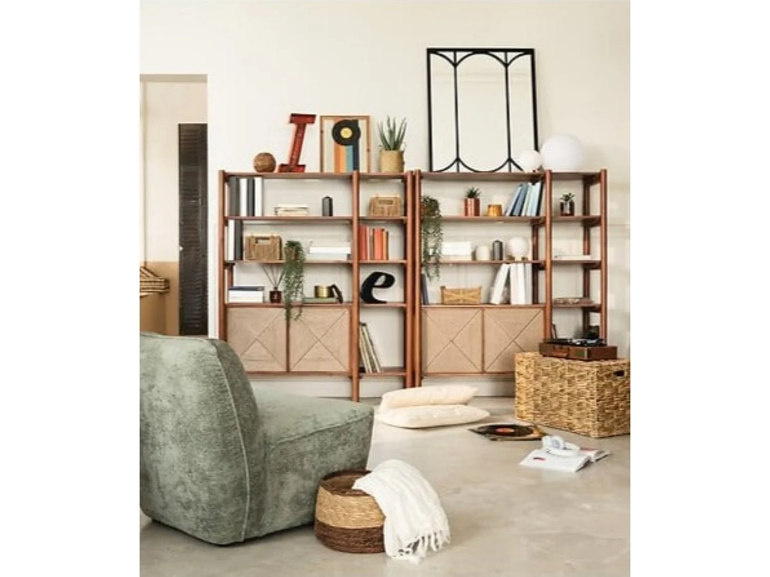 Fauteuil chauffeuse en tissu chenille de couleur verte - Longueur 81 x Profondeur 73 x Hauteur 71 cm