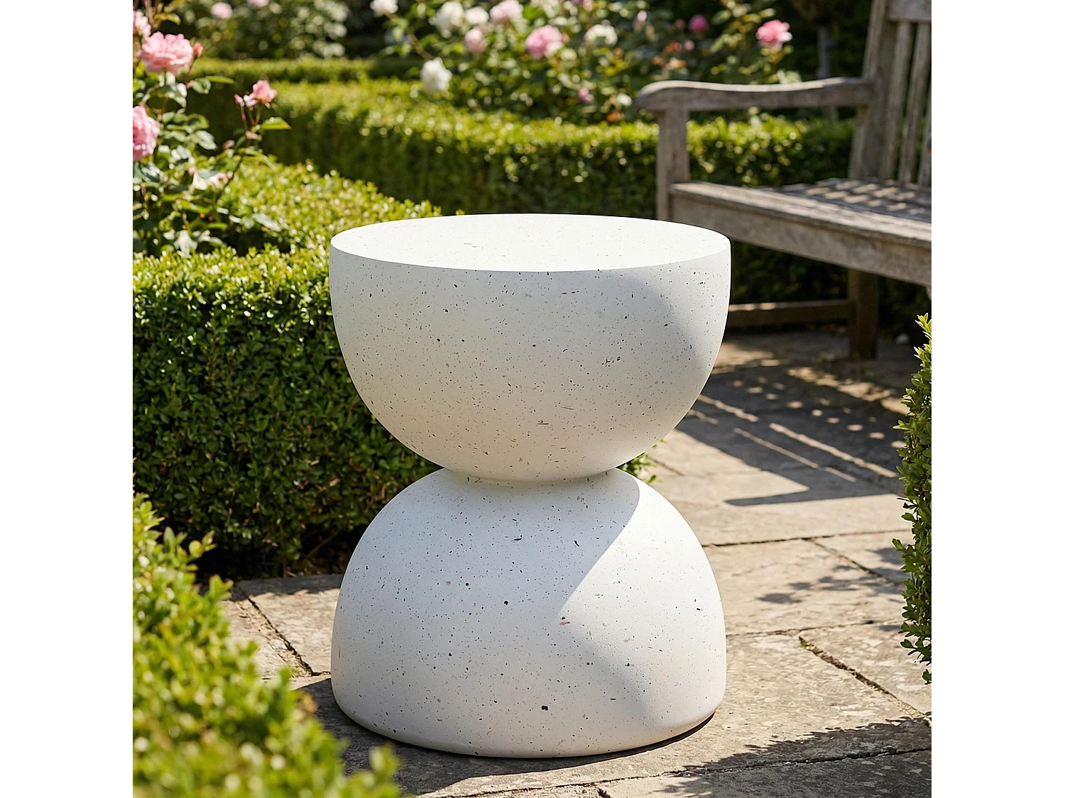 Table d'appoint d'extérieur en MgO, légère et pratique, en terrazzo blanc
