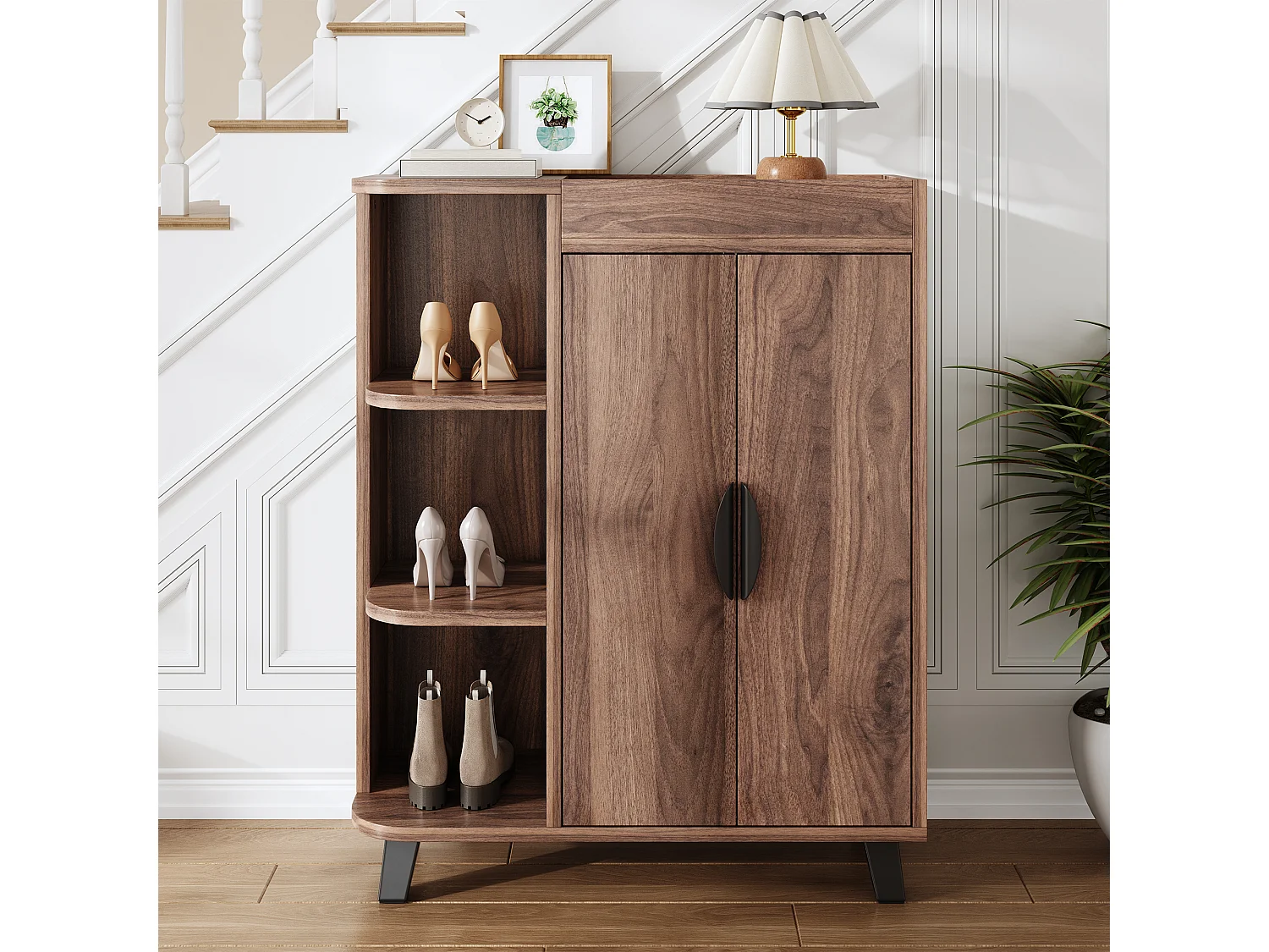 Schuhschrank in Holzoptik für den Eingangsbereich – 80 x 32 x 99 cm – mit 2 Türen und offenen Regalböden – Spanplatte – braun