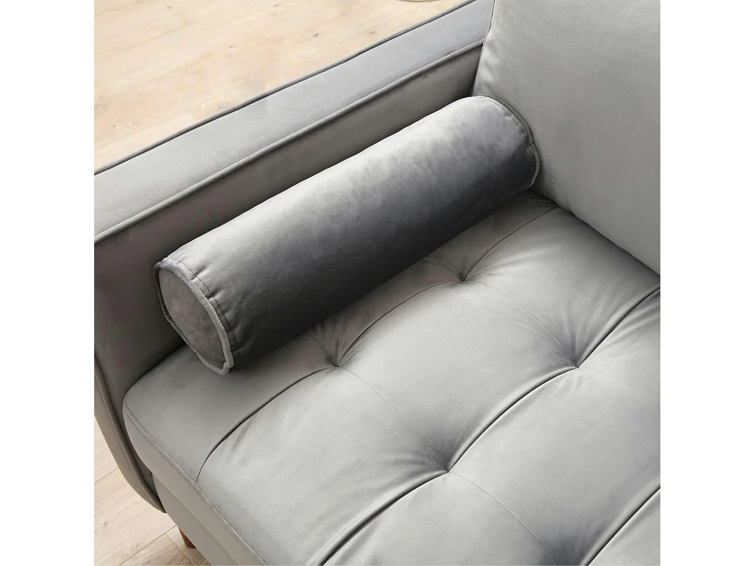 Canapé 3 places velours gris clair avec coussins polochons CHIBA