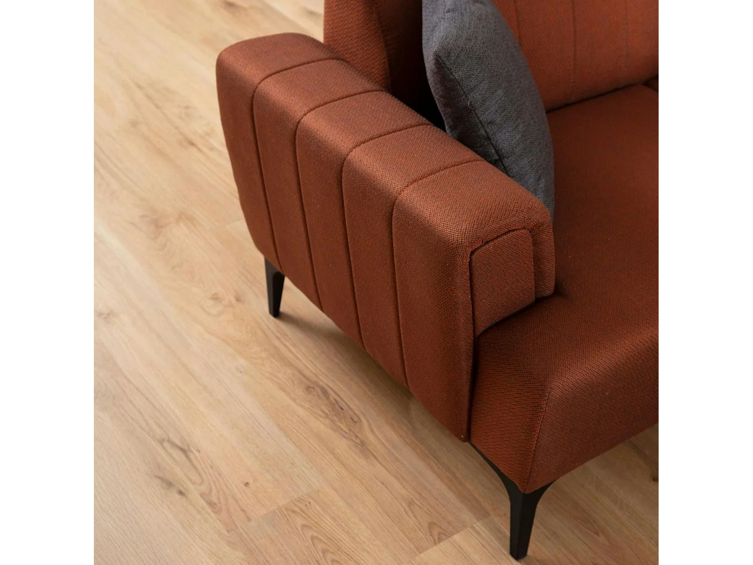 Canapé 2 places rouille, dossier à coutures verticales LUCCA