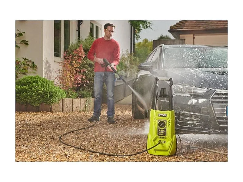 Nettoyeur haute pression 1800 W 130 bars 420 L - flexible 5 m - réservoir 0,9 L - lance vario - lance turbo - brosse multi-surf