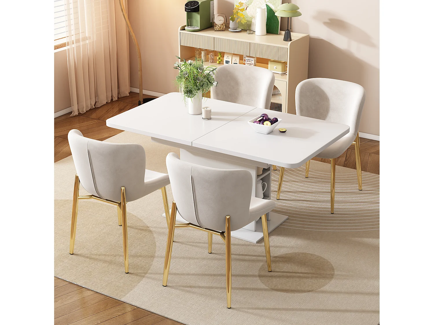 Set van 4 beige fluwelen stoelen met gouden metalen poten