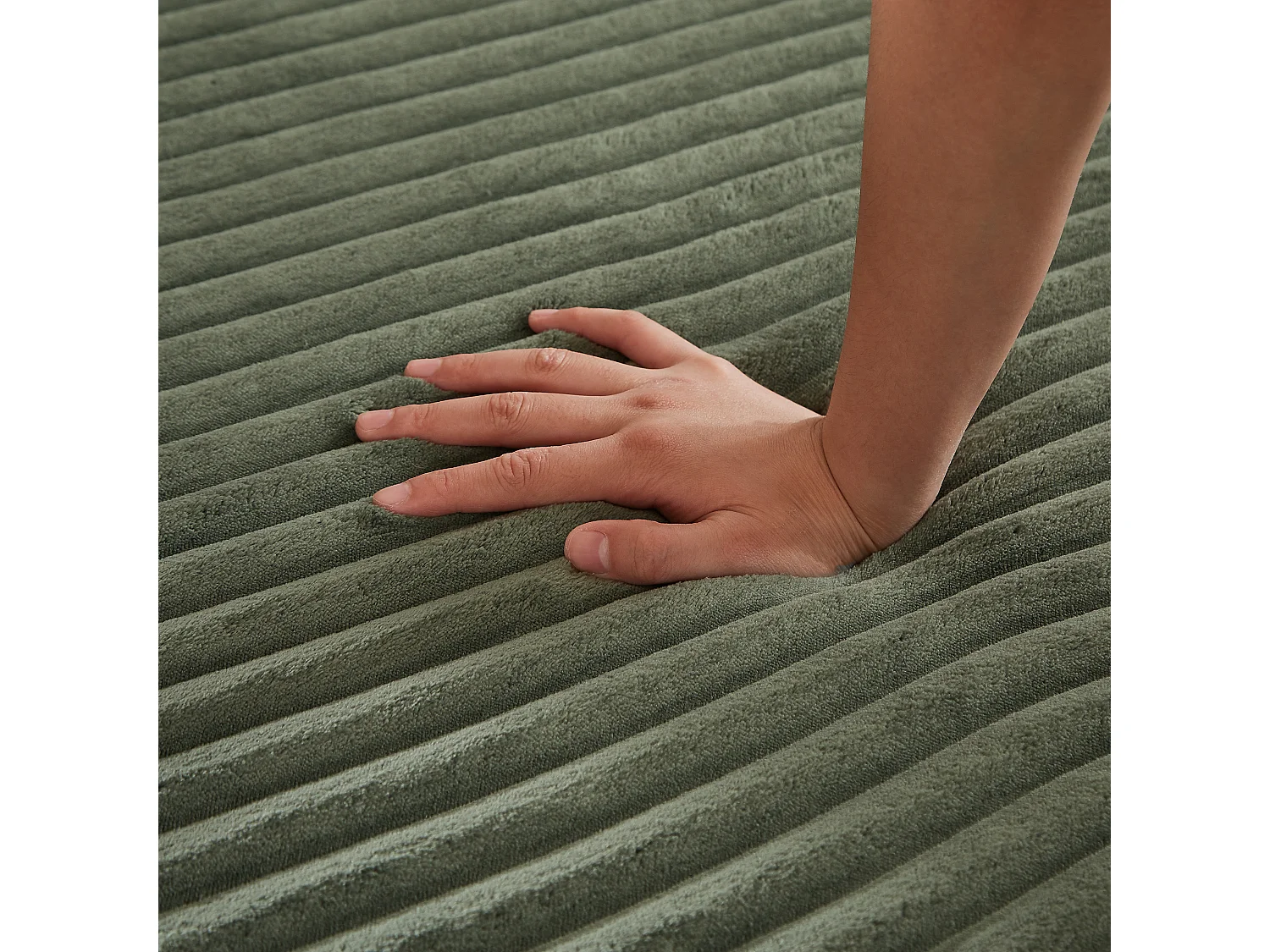 Canapé modulable 2 places en tissu velours côtelé vert avec 2 coussins