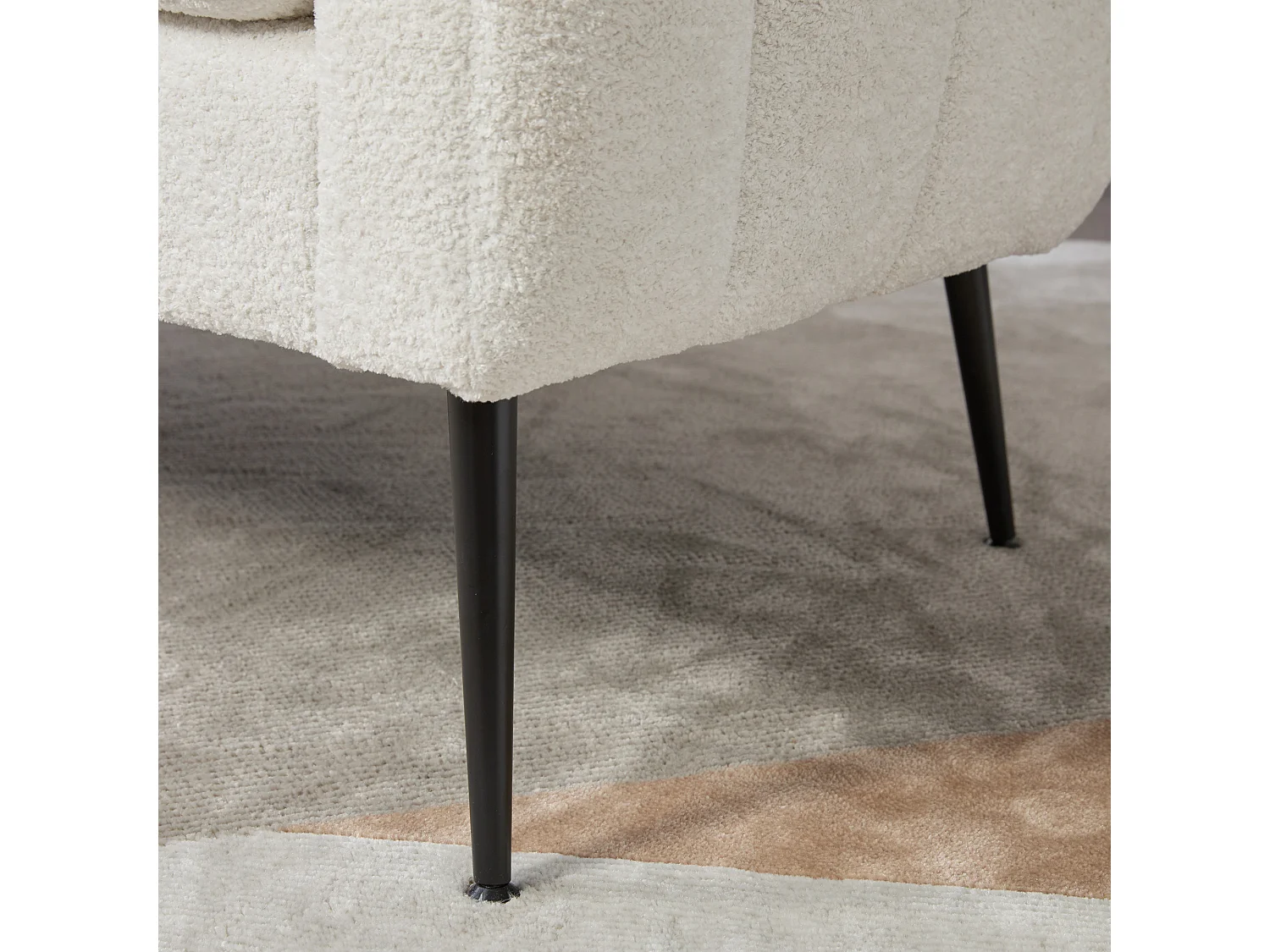 Canapé 2 places petite en tissu chenille ivoire - Pieds métal