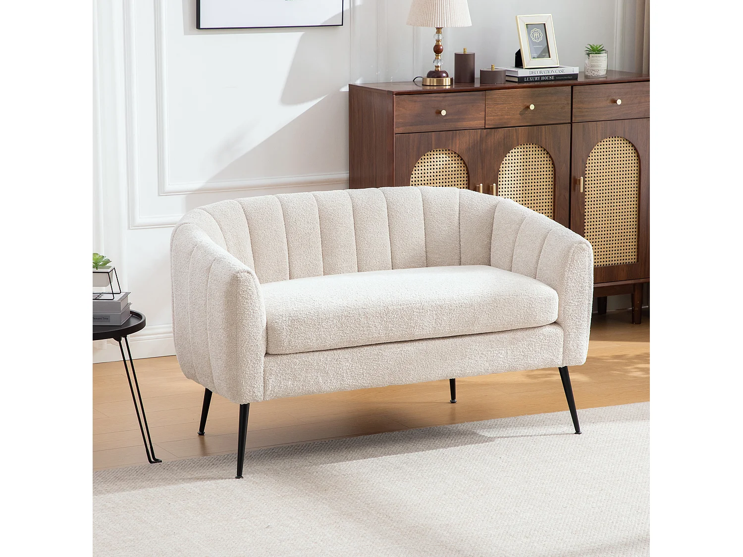 Canapé 2 places petite en tissu chenille beige - Pieds métal