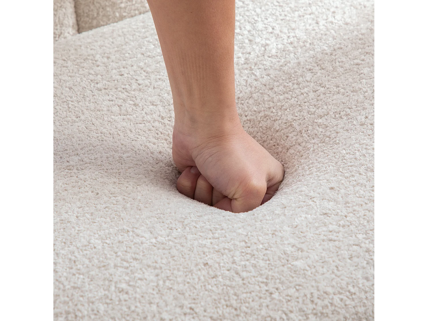 Canapé 2 places petite en tissu chenille beige - Pieds métal