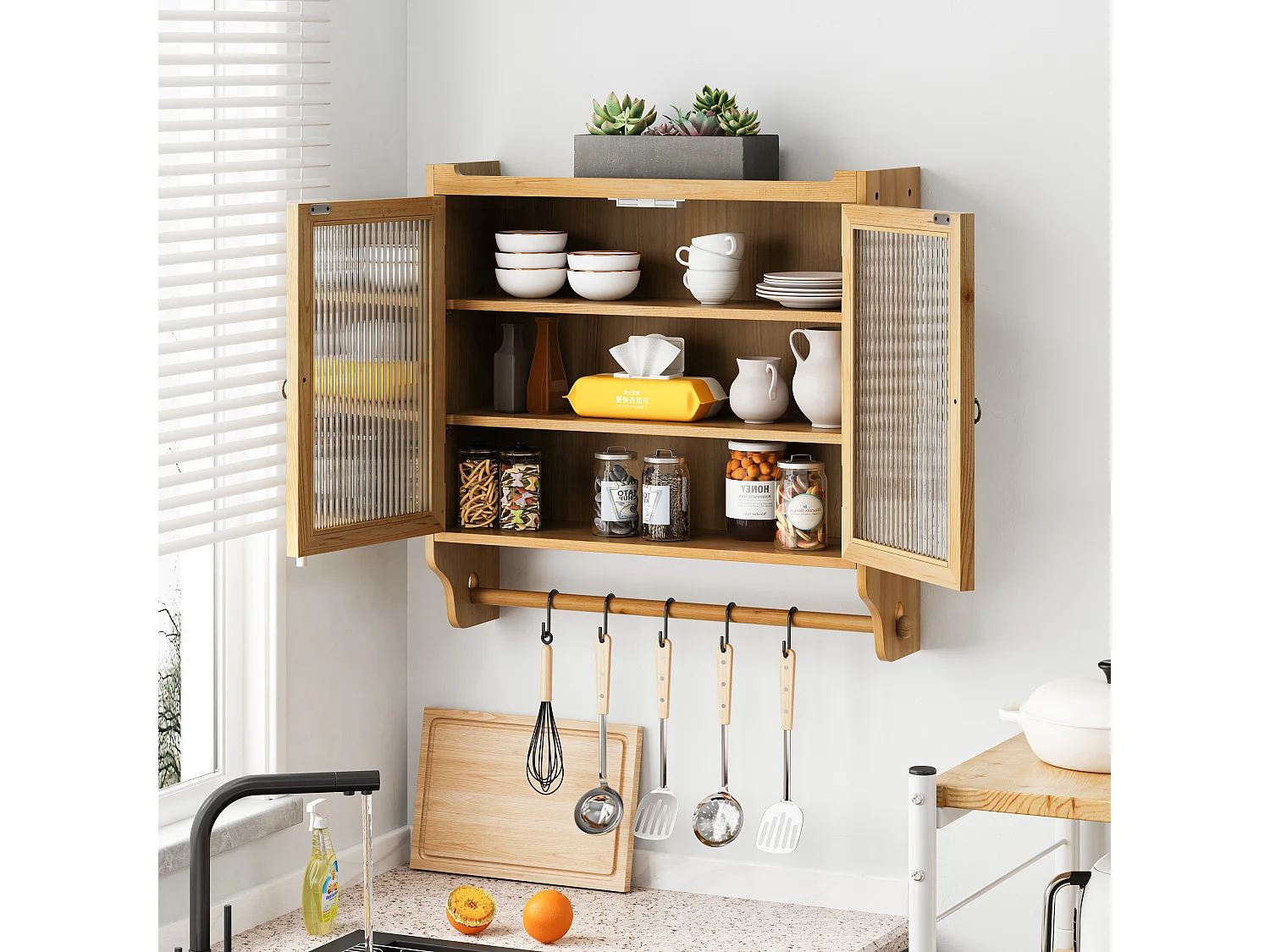 Vintage wandkast met 2 deuren en 3 planken - Hout en glas - Licht natuurlijk