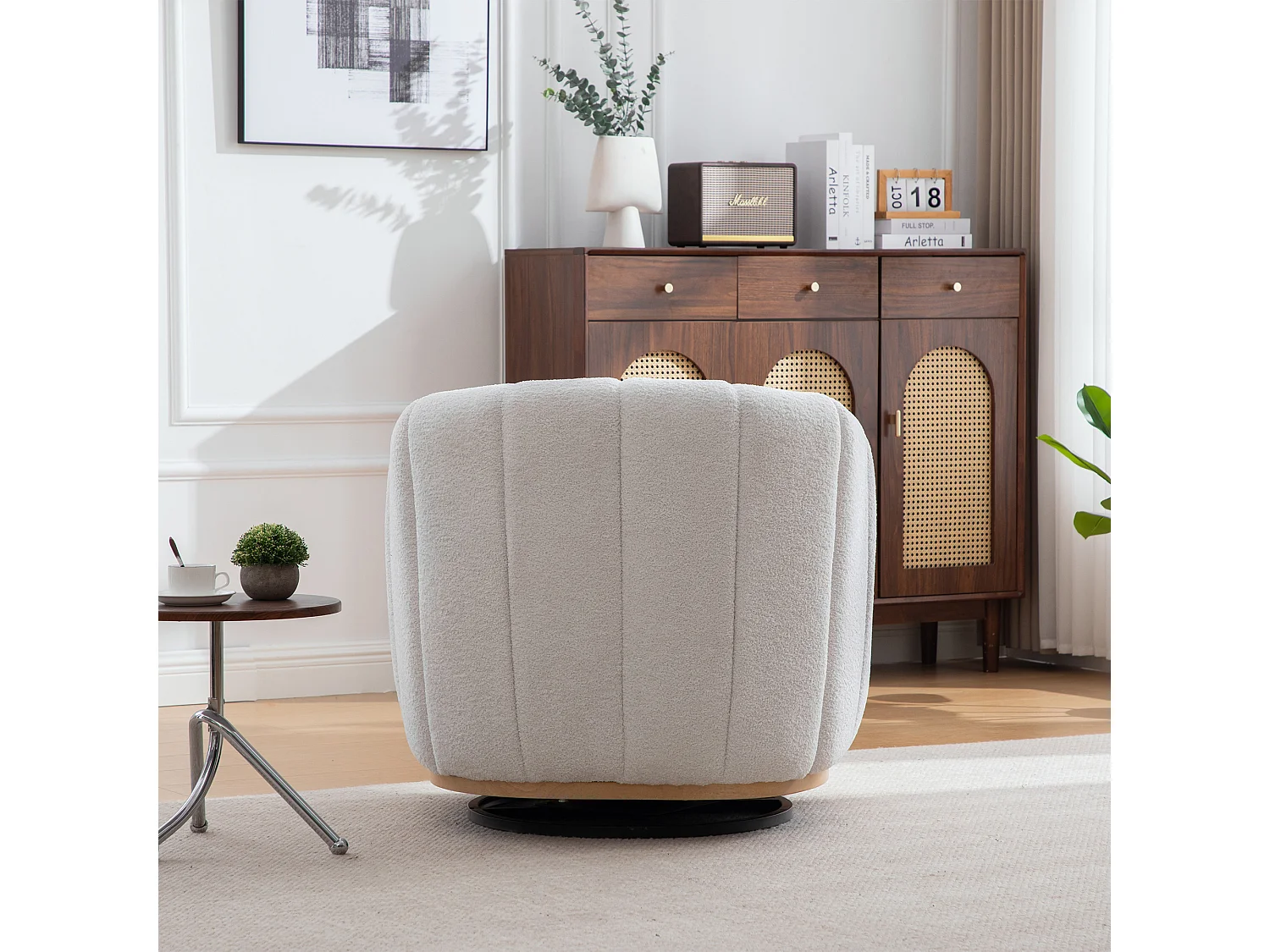 Silla giratoria de 360° en chenilla color marfil con base metálica - Forma de calabaza